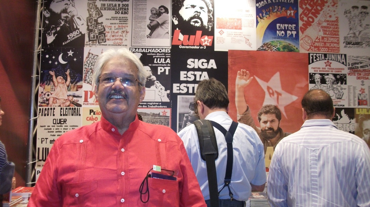 Registro de Memória: Ativista em Evento Político do PT