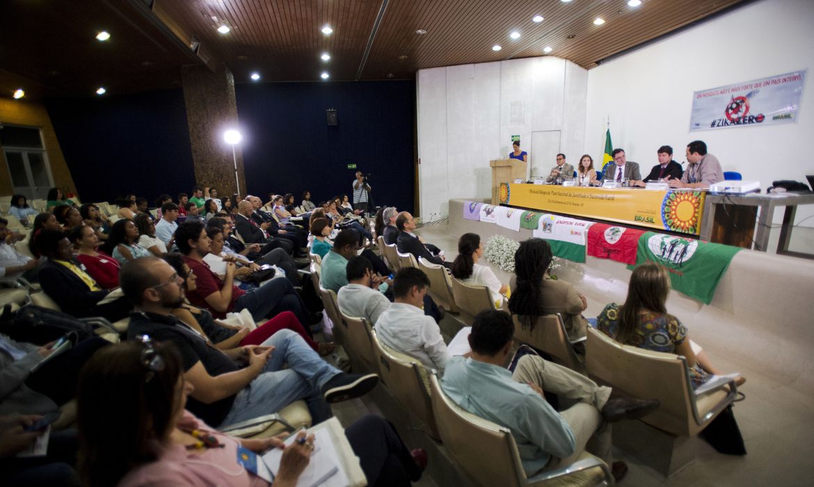 Debate Público: Juventude Rural, Zika e Futuro do Brasil