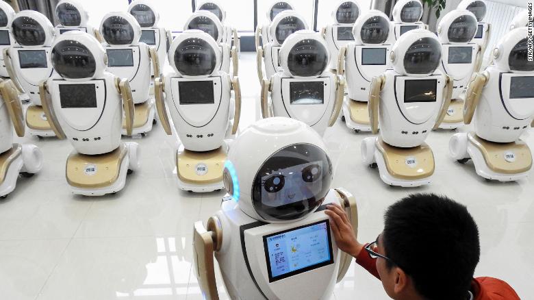 Robôs em Massa: Futuro, Trabalho e Interação Humana