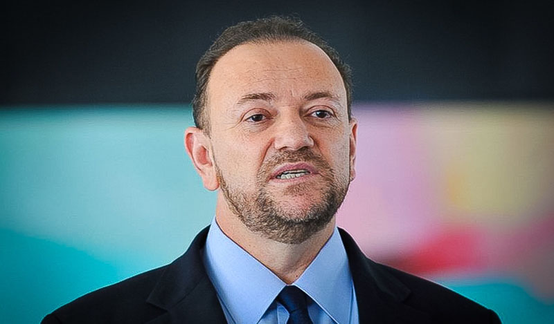 Retrato de Homem em Discurso Profissional