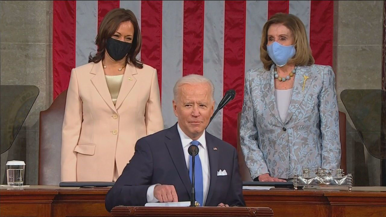 Líderes Americanos: Biden, Harris e Pelosi