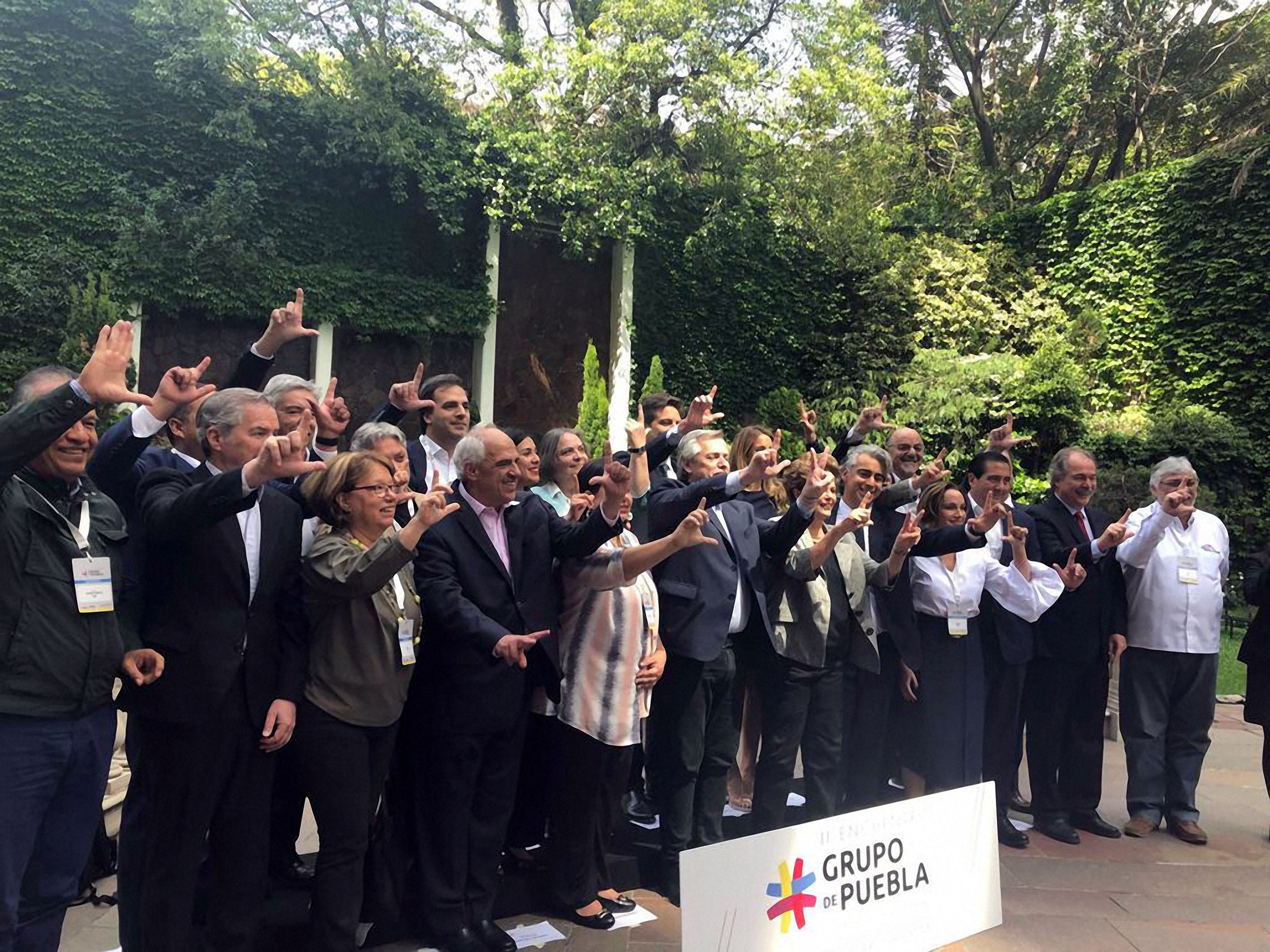 Grupo de Puebla: Líderes Progressistas e Gesto "L"