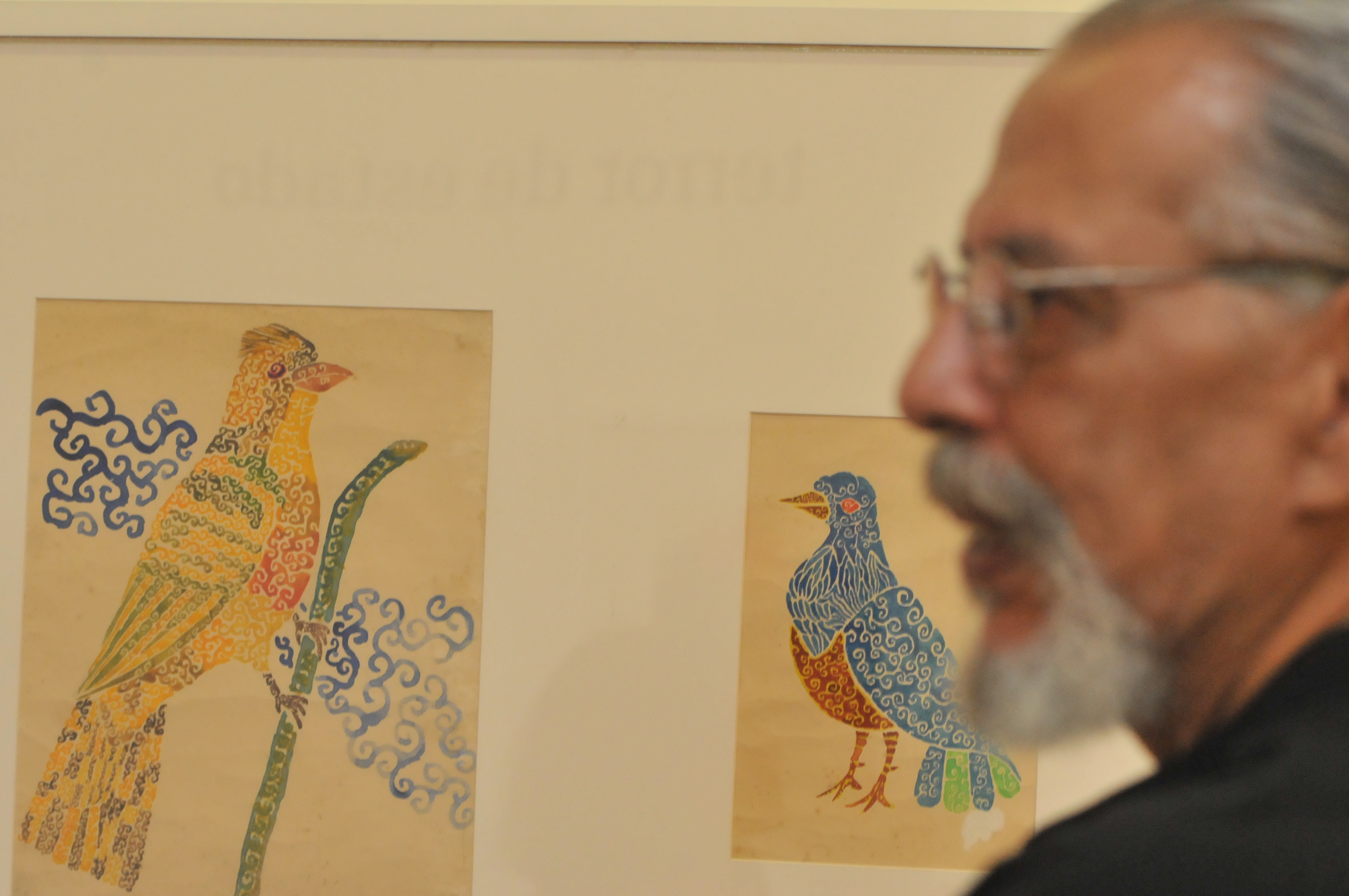 Apreciação Artística: Pássaros Estilizados e Contemplação