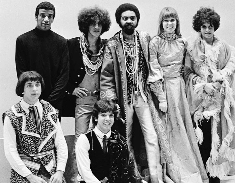 Artistas da Tropicália: Expressão Cultural e Estilo Único