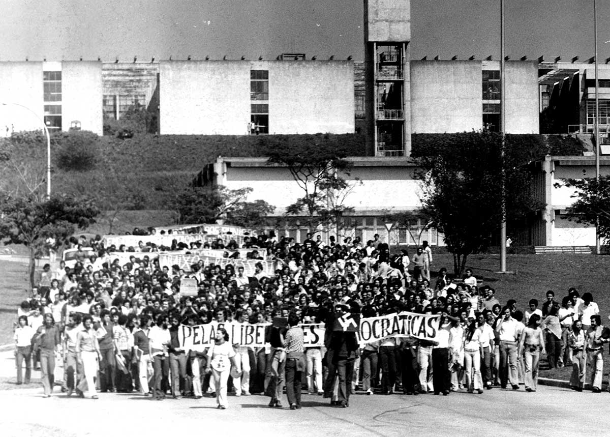 Manifestação estudantil por liberdades democráticas