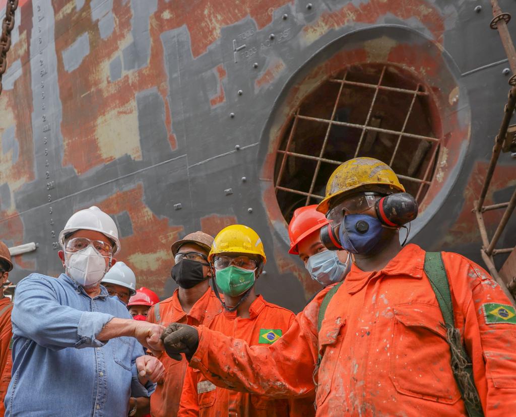 Lula e Trabalhadores: Solidariedade na Indústria Naval Brasileira