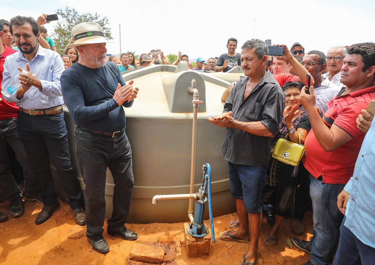 Lula celebra com comunidade acesso à água potável no Nordeste