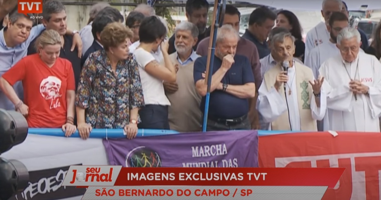 Lula, Dilma e líderes em ato de solidariedade