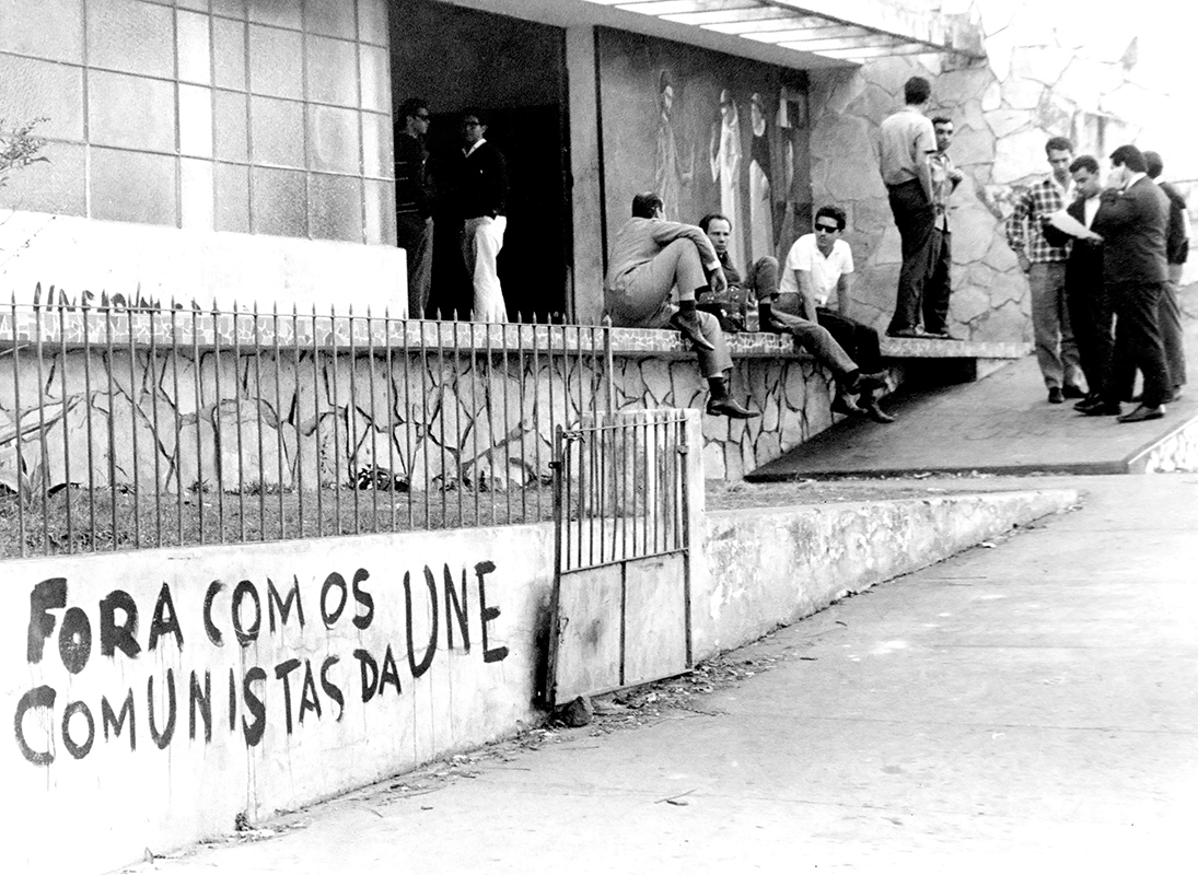 Protesto Anticomunista e UNE: Fora com os Comunistas