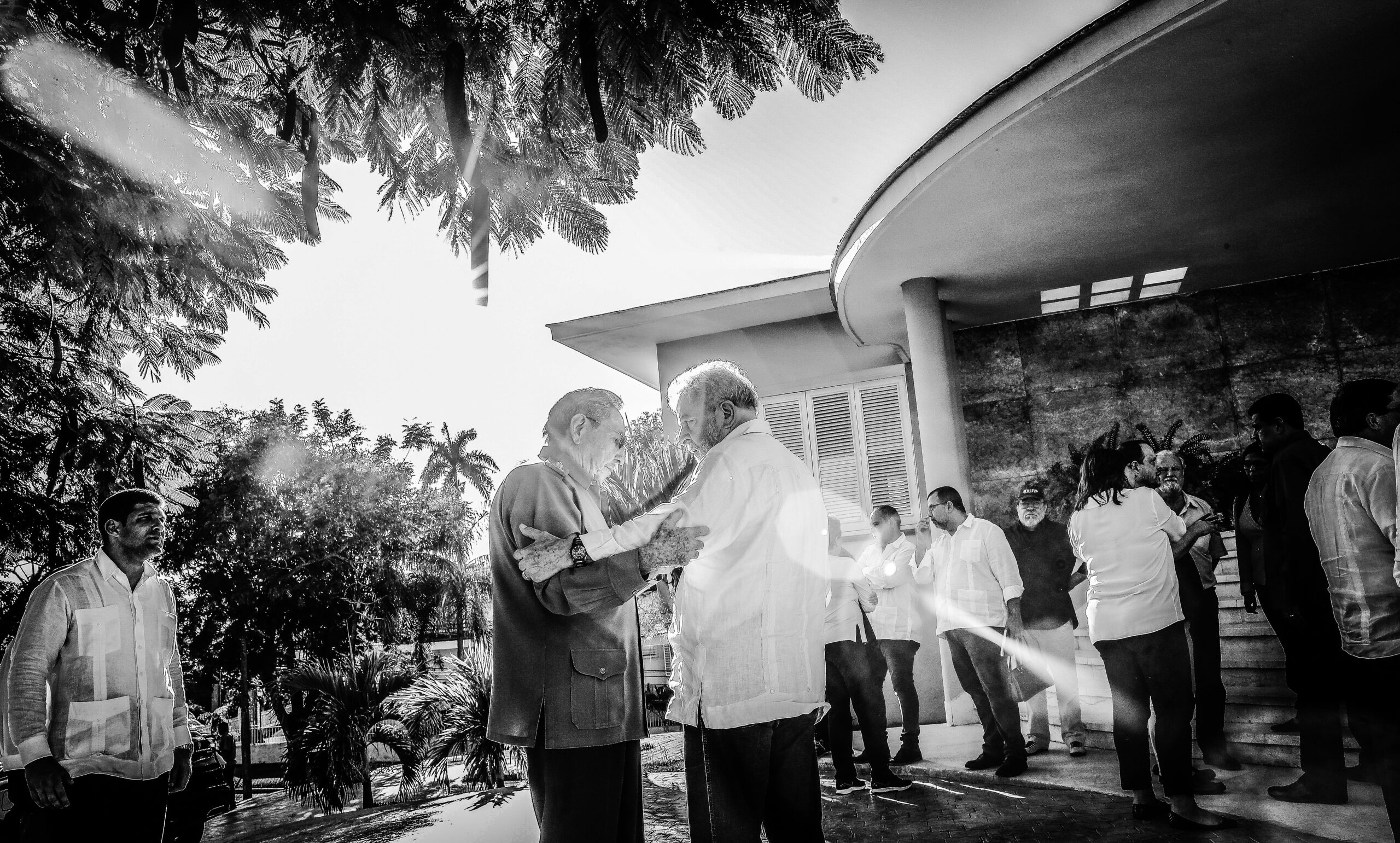 Encontro histórico: Fidel Castro e Lula, abraço fraterno