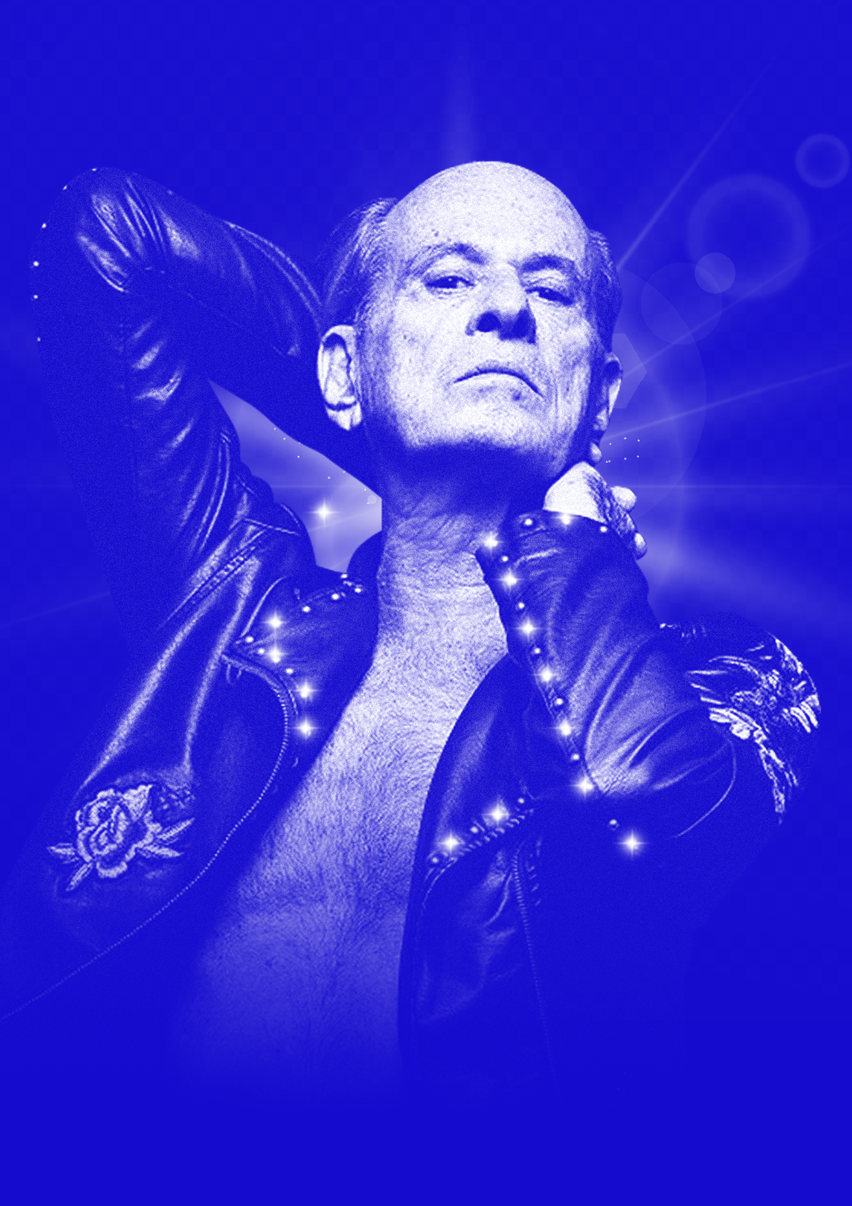 Homem idoso em jaqueta de couro azul, pose desafiadora