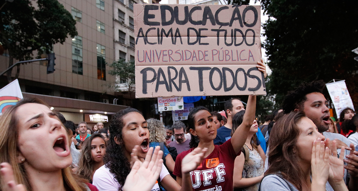 Protesto por Educação Pública: Juventude em Manifestação