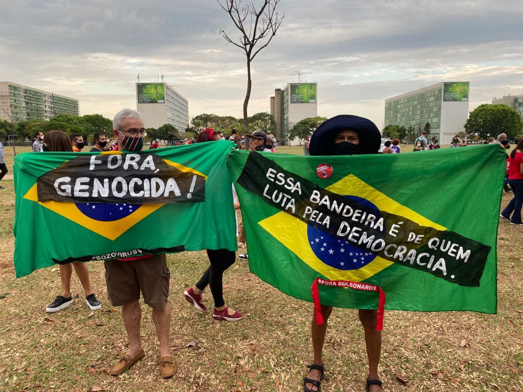 Protesto Anti-Bolsonaro: Reivindicando a Bandeira pela Democracia
