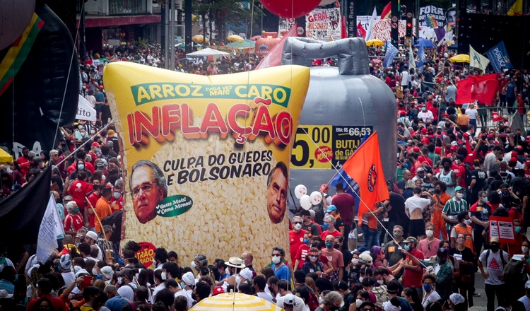 Na Avenida Paulista, a certeza de que Bolsonaro deve sair já