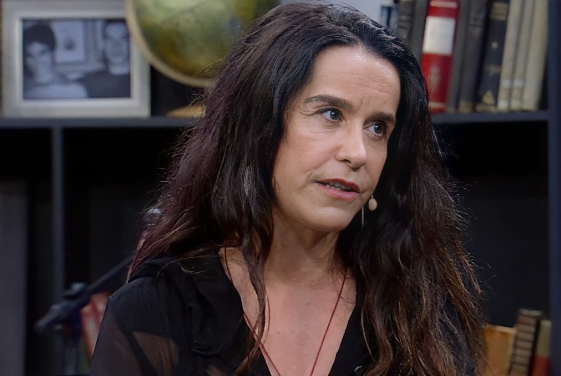 A Mulher Pensativa: Reflexão e Conhecimento