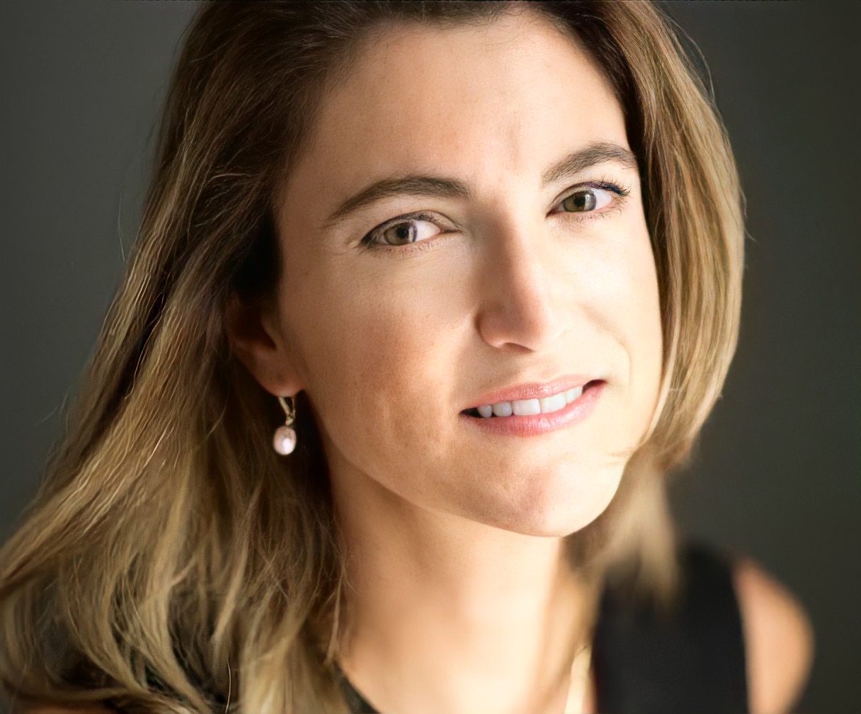 Retrato de Mulher Profissional para Análise e Debate