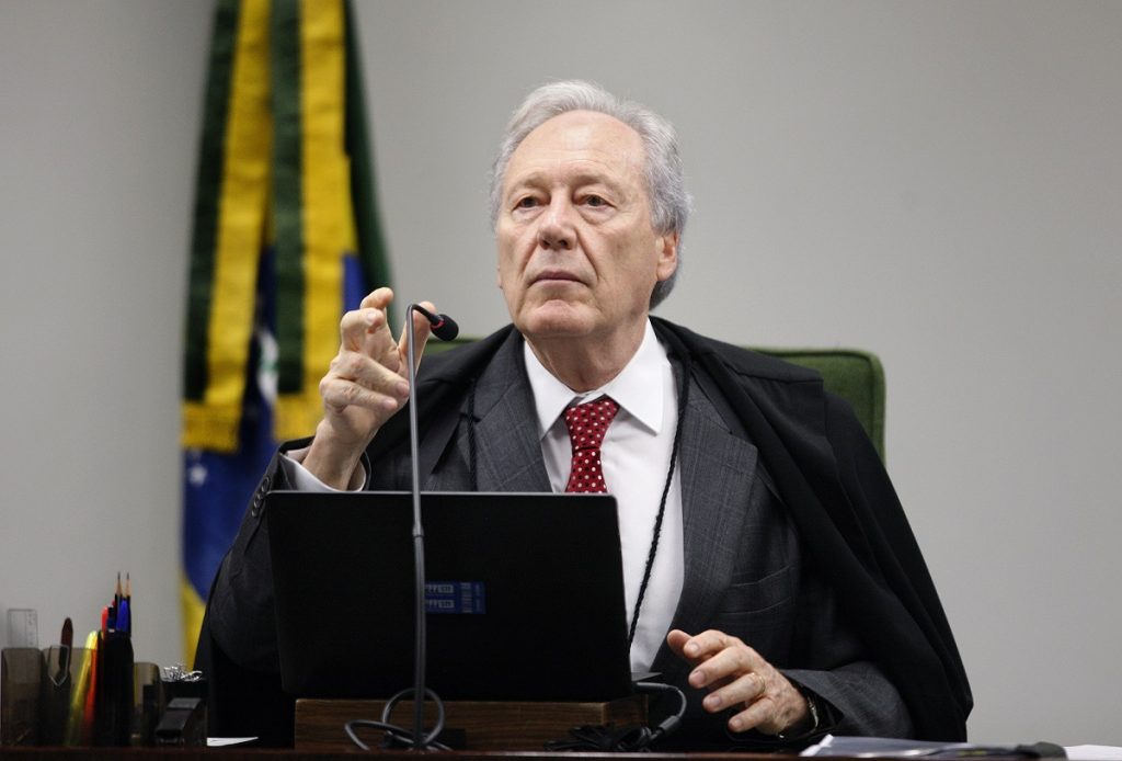 Ministro do STF em Discurso Solene no Plenário