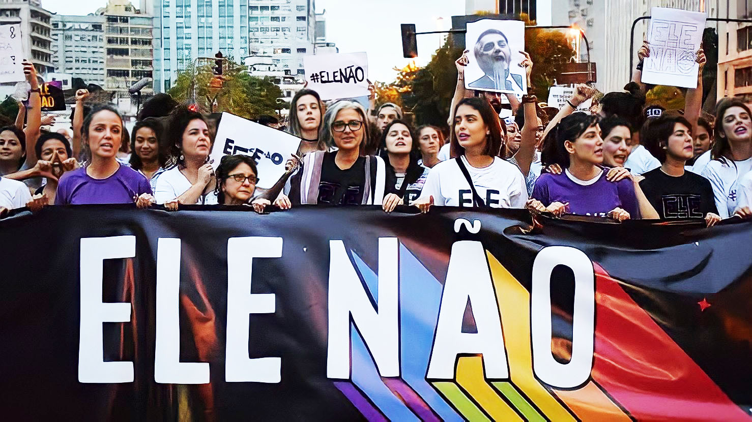 Mulheres unidas em protesto massivo contra "ELE NÃO"