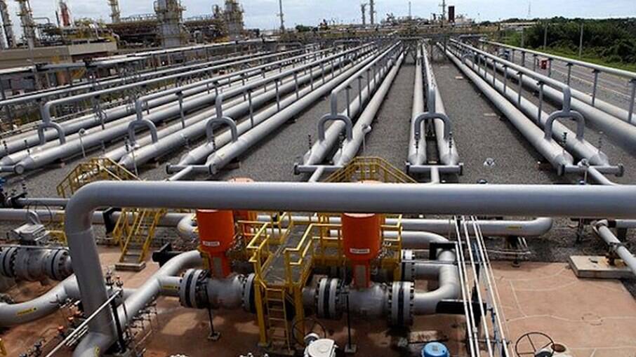 Rede Complexa de Tubulações em Refinaria de Petróleo e Gás