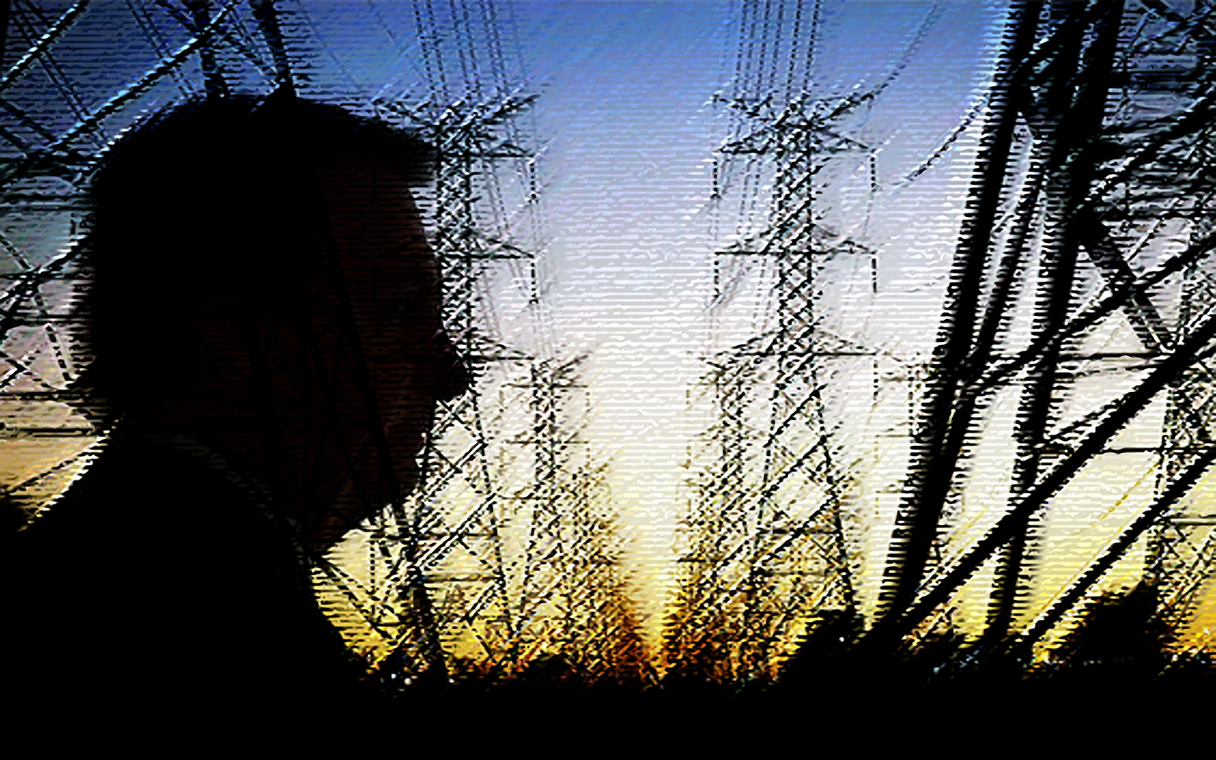 Silhueta Contempla Rede Elétrica ao Amanhecer