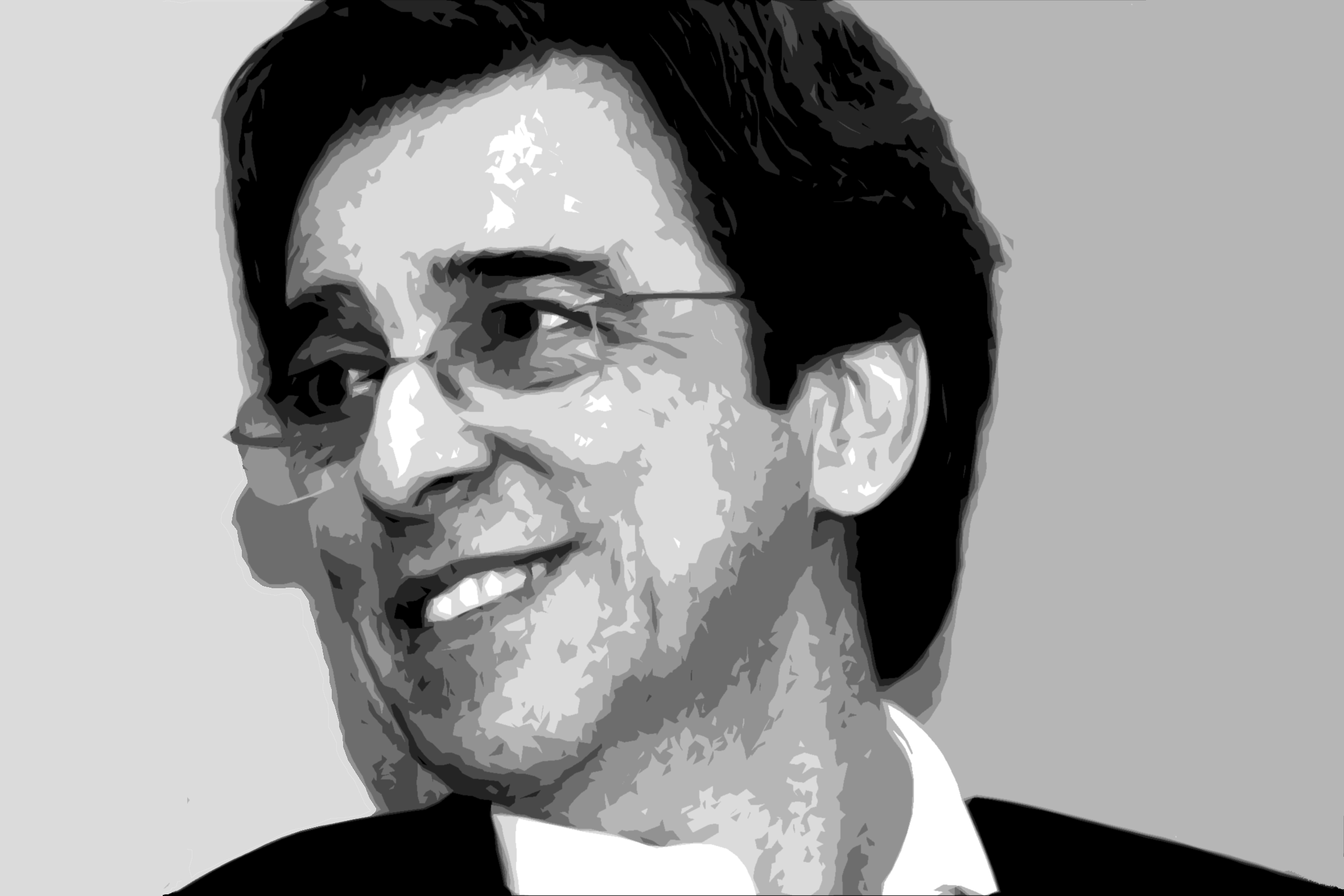 Retrato Sorridente: Homem de Óculos em Preto e Branco