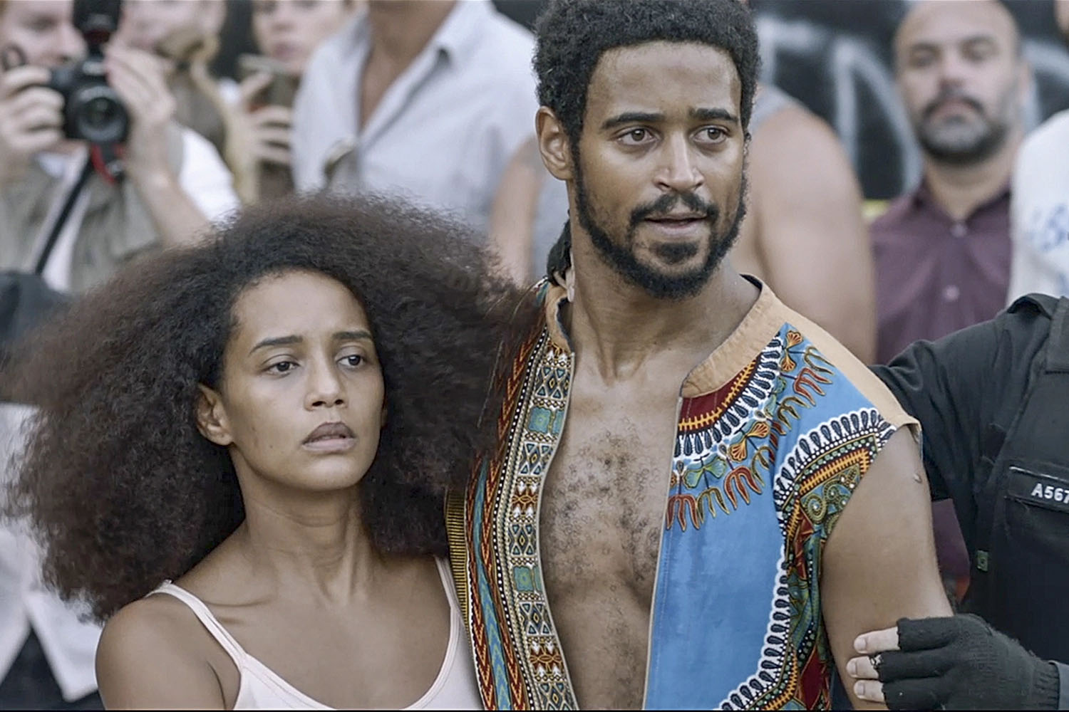 Negritude e Resistência: Um Encontro com a Autoridade