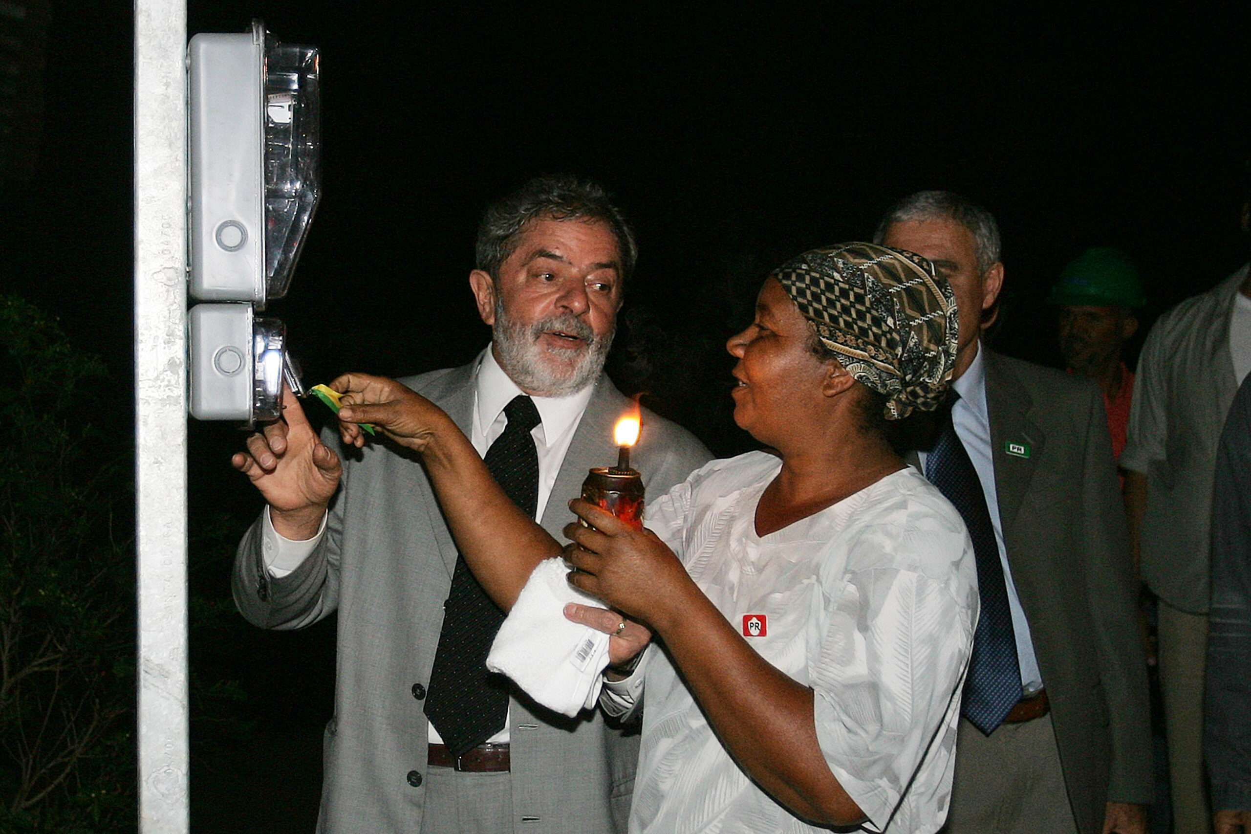 Lula e Mulher Negra: A Luz Chega para Todos
