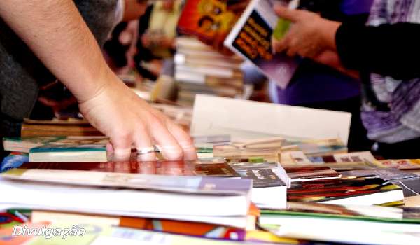 Feira de livros no Pacaembu acontece em SP