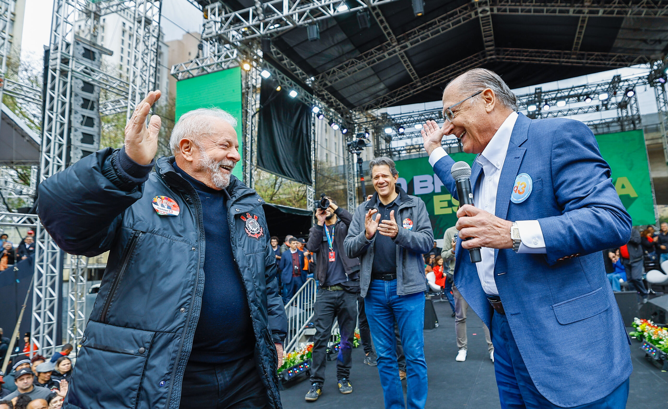Lula, Alckmin e Haddad: Unidade e Alegria em Campanha