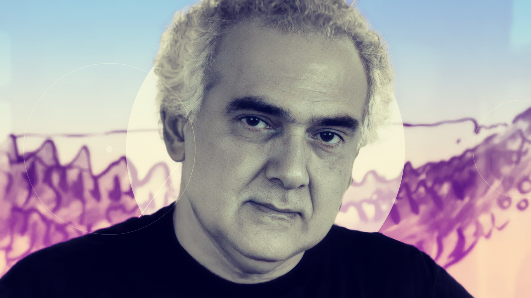 Homem maduro com olhar sério em fundo abstrato artístico