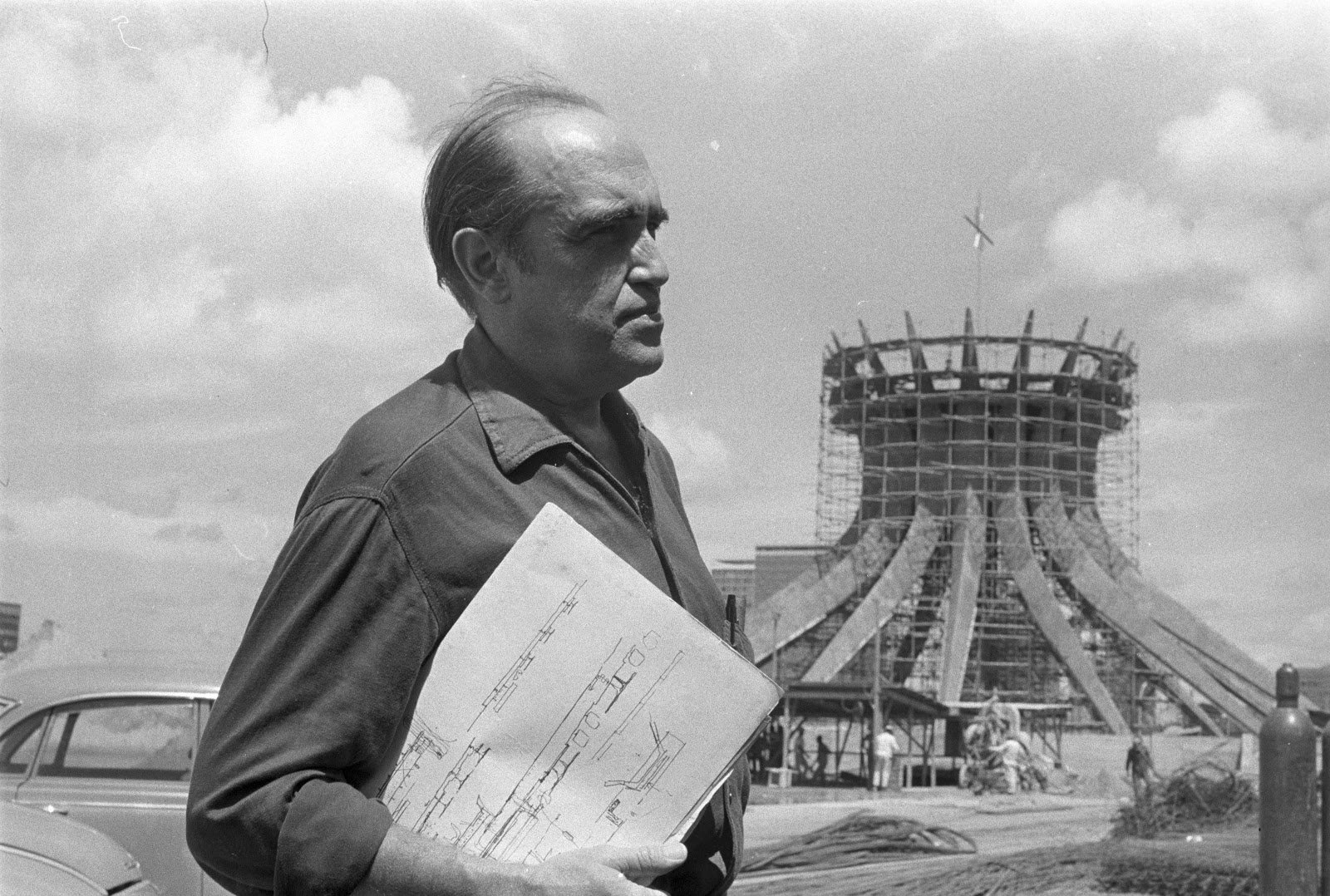 Oscar Niemeyer e a construção da Catedral de Brasília