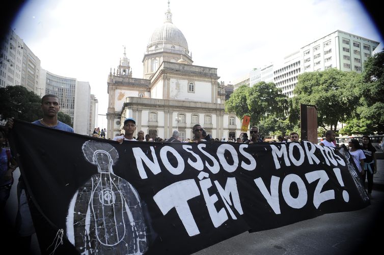 Protesto: Nossos Mortos Têm Voz! Justiça e Memória.