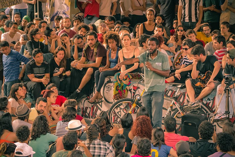Diálogo Aberto em Encontro Comunitário