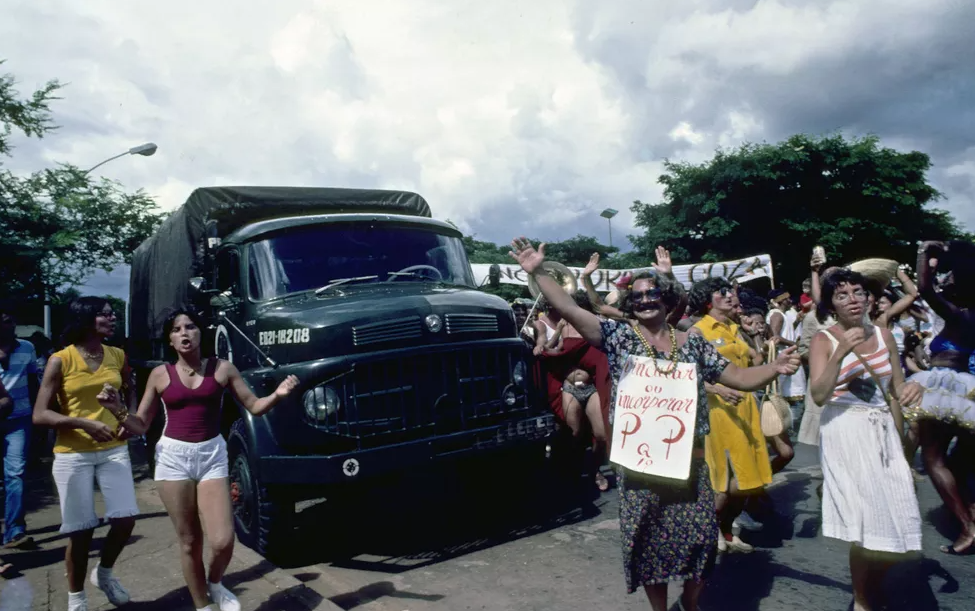 Mulheres em Protesto Vibrante no Brasil, Anos 70/80
