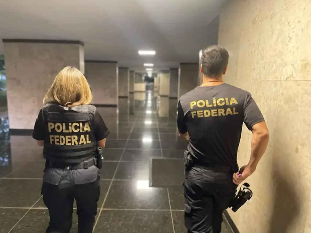 Polícia Federal: Agentes em Missão Institucional