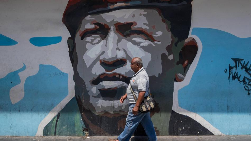 Mural de Chávez e Vida Cotidiana na América Latina