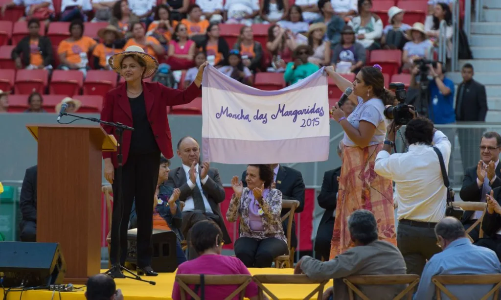 Entrega de 54 Unidades Móveis de Combate à Violência contra a Mulher