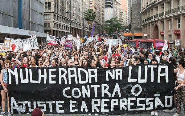 Mulheres em Protesto: Luta Contra Ajuste e Repressão