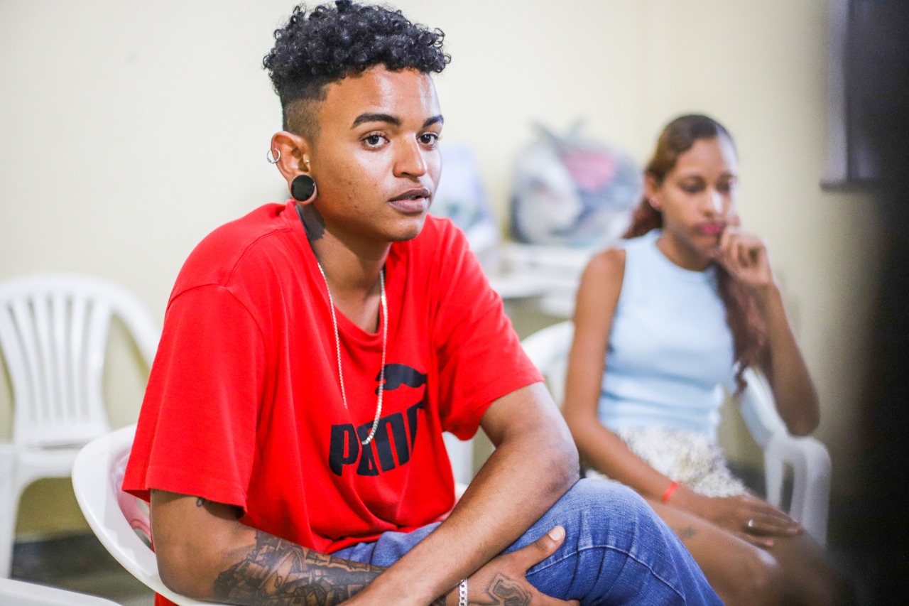 Jovens em Debate: Identidade e Engajamento Social