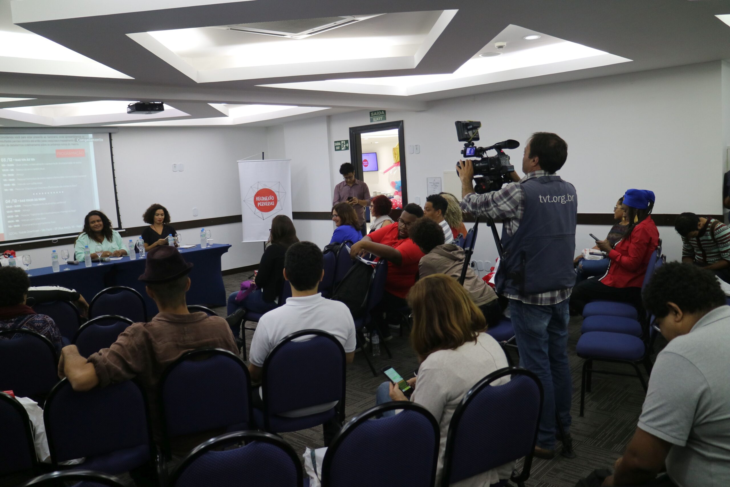 Evento "Reconexão Periferias": Diálogo e Mídia Comunitária