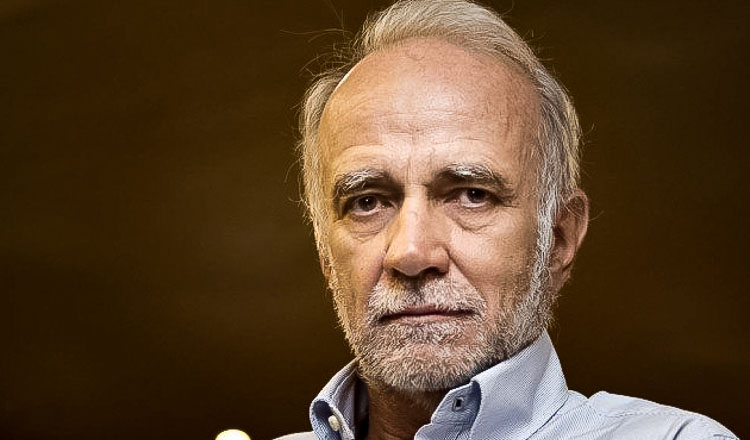 Homem Idoso de Olhar Pensativo