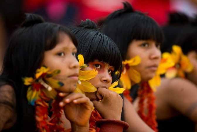 Crianças Indígenas: Cultura, Dignidade e Resistência na Amazônia