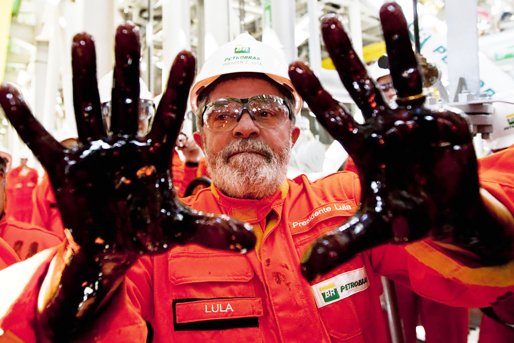Lula e o Petróleo: Mãos que Marcam o Futuro do Brasil