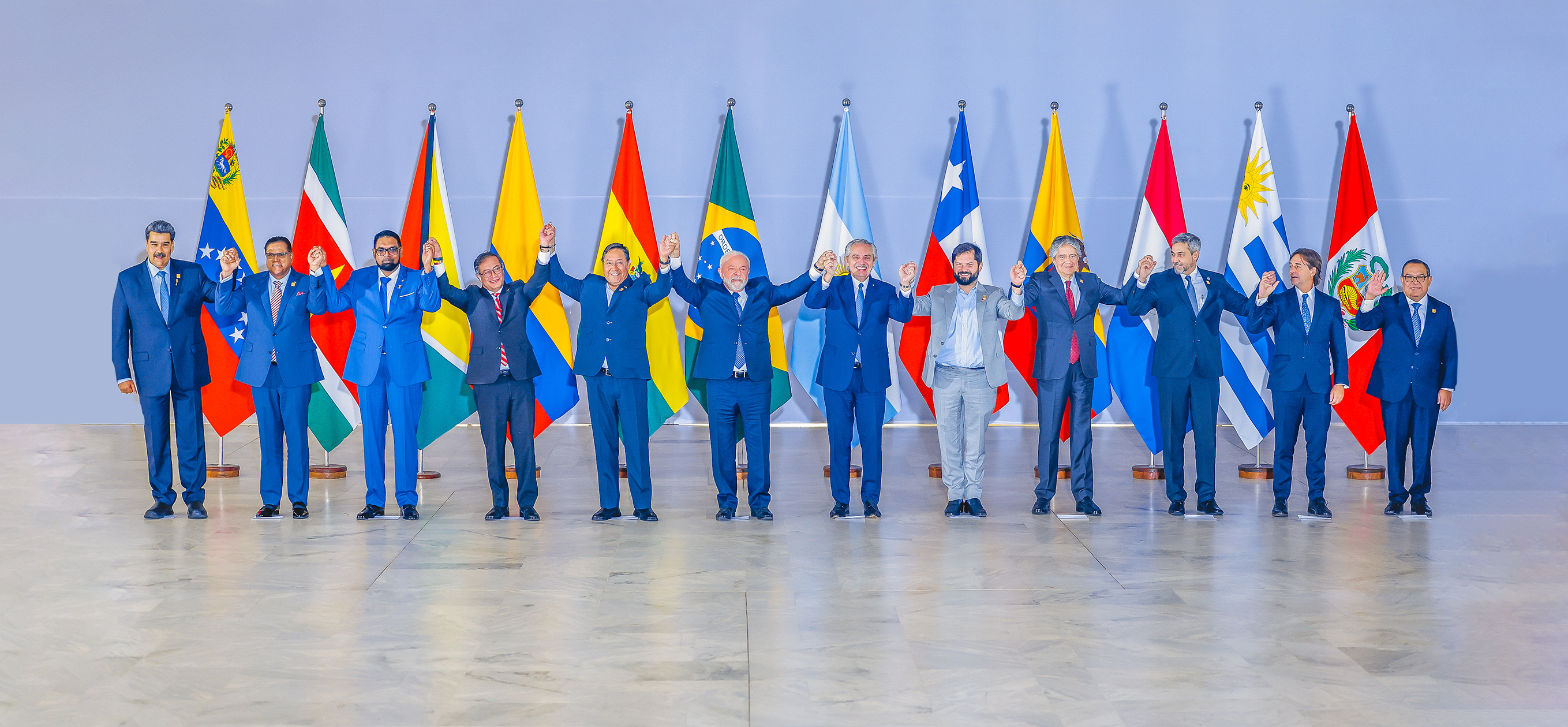 Líderes Sul-Americanos Unidos: Cúpula Histórica de Integração