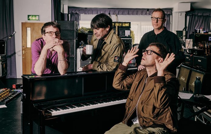 Blur em sessão criativa de estúdio