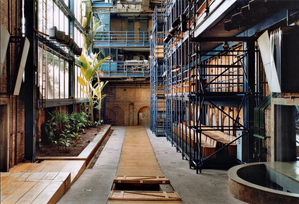 Reuso Adaptativo: Galpão Industrial com Design e Natureza