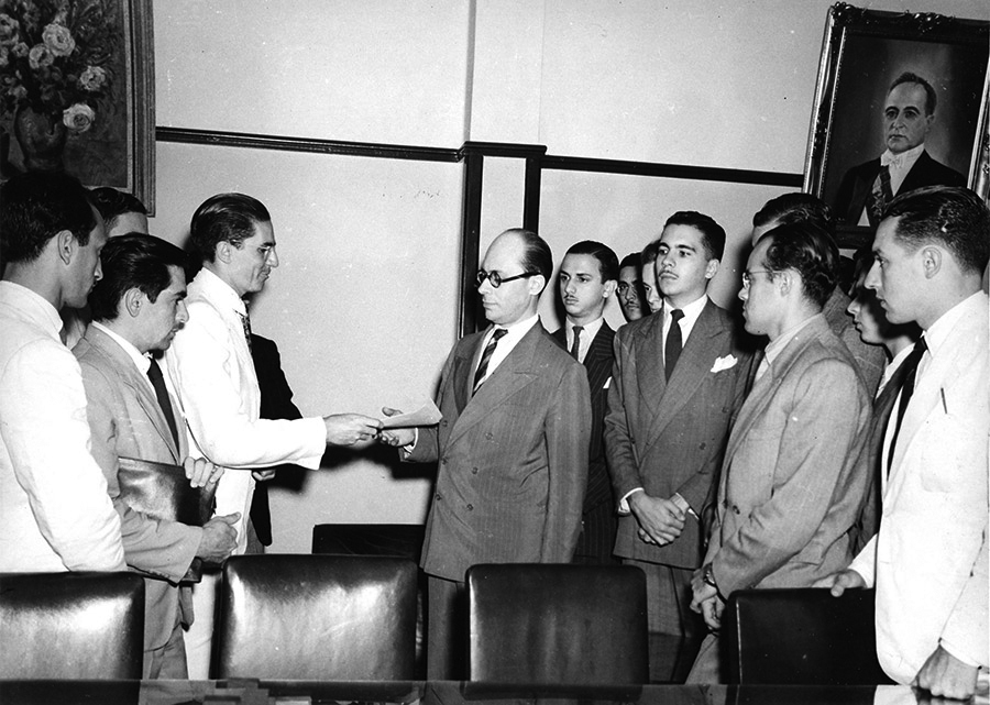 Cerimônia Formal: Troca de Documentos entre Lideranças e Juventude