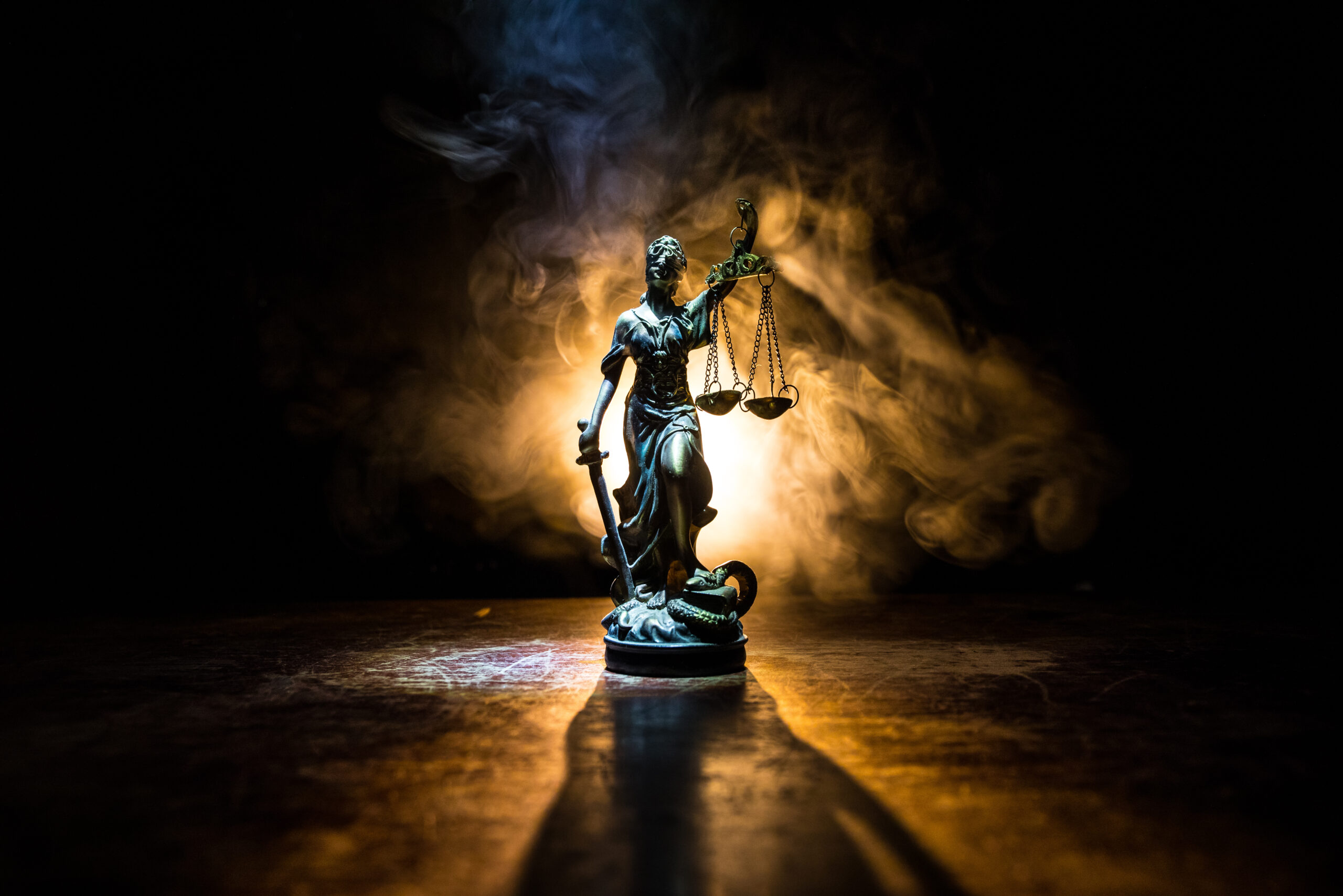Lady Justice: Imparcialidade, Lei e Poder