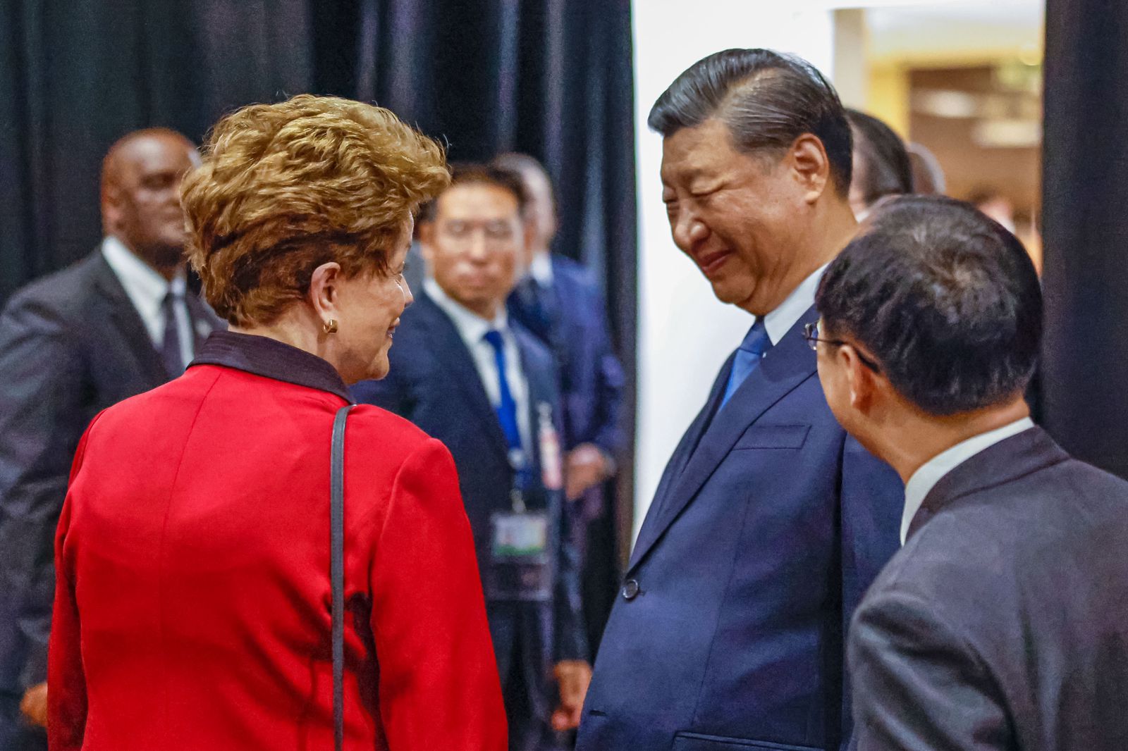 Dilma Rousseff e Xi Jinping: Diálogo Diplomático