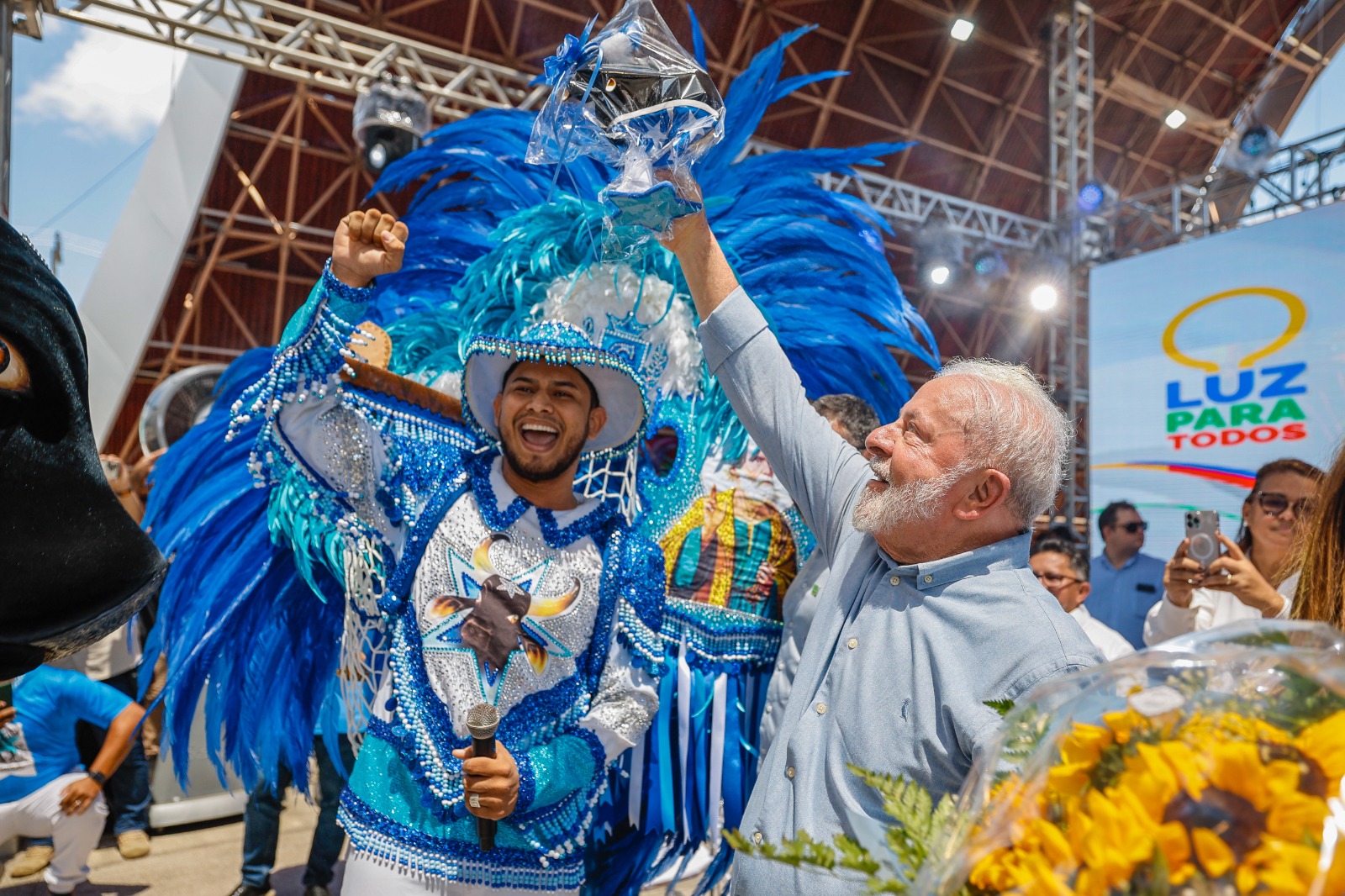 Lula celebra cultura popular e programa Luz Para Todos